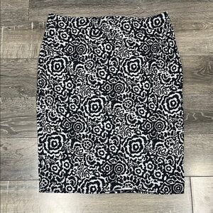 Ripskirt Hawaii Black and Gray Nightblooms XL NWT